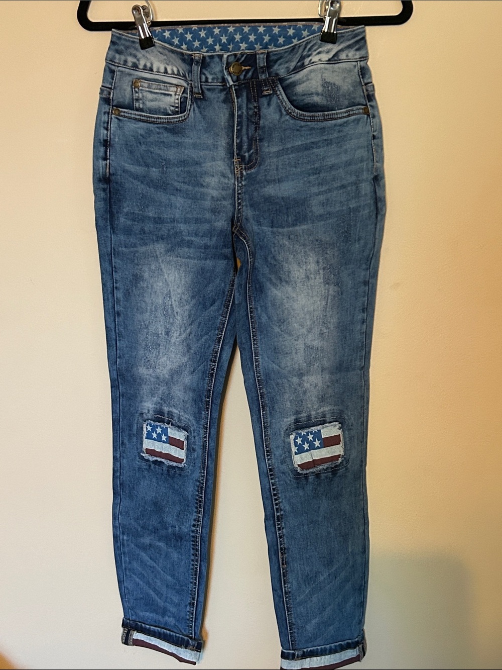 VENUS Medium Blue Cropped Jeans with Flag Knee Patches